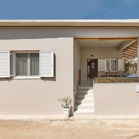 2 Bedroom Villa With Heated Swimming Pool-Spa Whirlpool-Bbq! Melidhónion Екстериор снимка